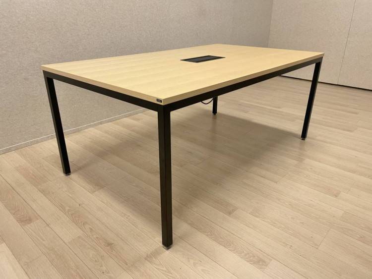 ISKU neuvottelupöytä